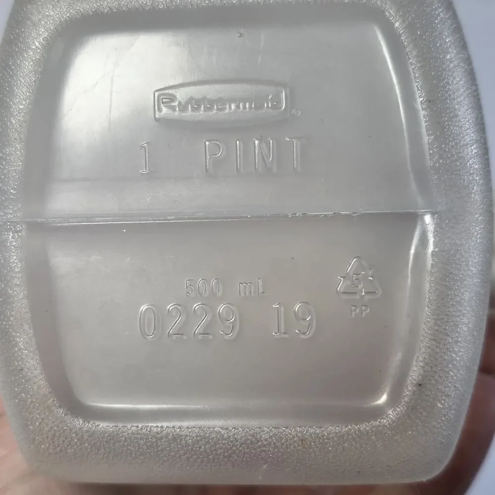 Set 3 Rubbermaid 1 Pint Drink Bottle Almond Lid Servin Saver Flip Top Lid 0229